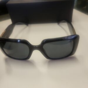 Versace authentic new sunglasses 💋😎 only for display